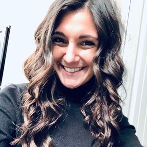 Meet your Posher, Nicole